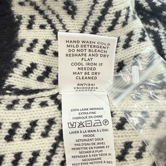 L L Bean Signature BLACK FAIR ISLE KINGFIELD MERINO WOOL SWEATER Women's Small - Picture 12 of 16